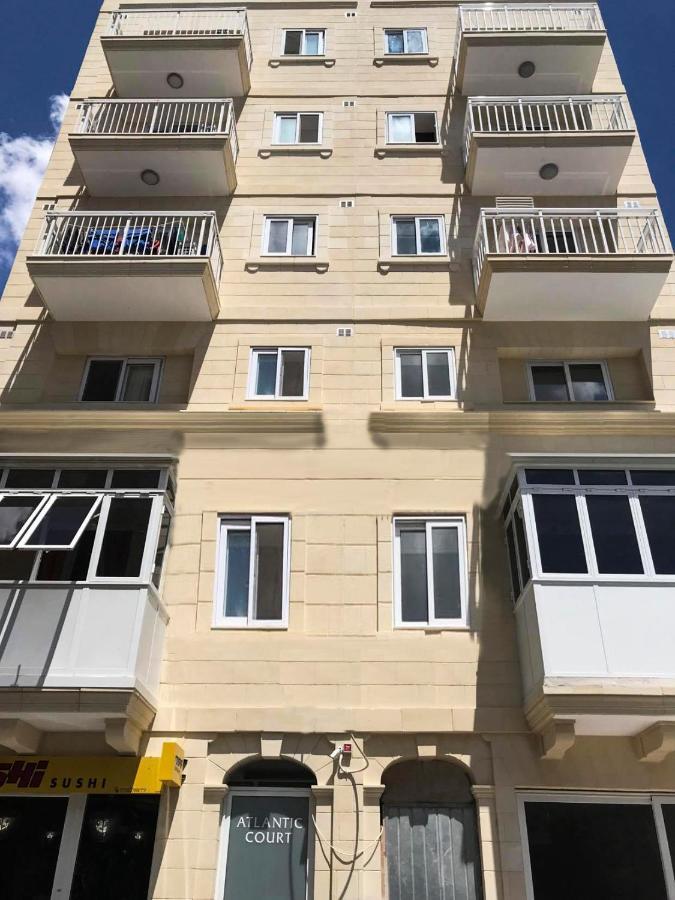 F10 Room 1, Private Double Room With Private Bathroom In Shared Flat Msida Kültér fotó