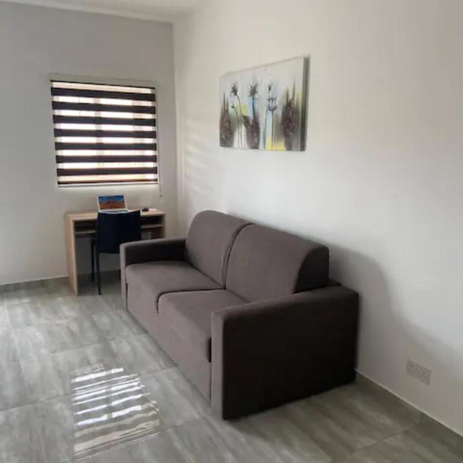 F10 Room 1, Private Double Room With Private Bathroom In Shared Flat Msida Kültér fotó